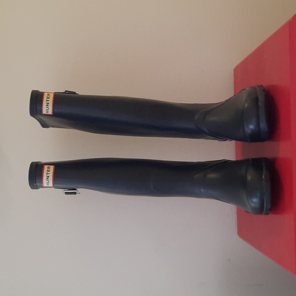 'Hunter' Style Tall Rain Boots - Picture 2 of 7